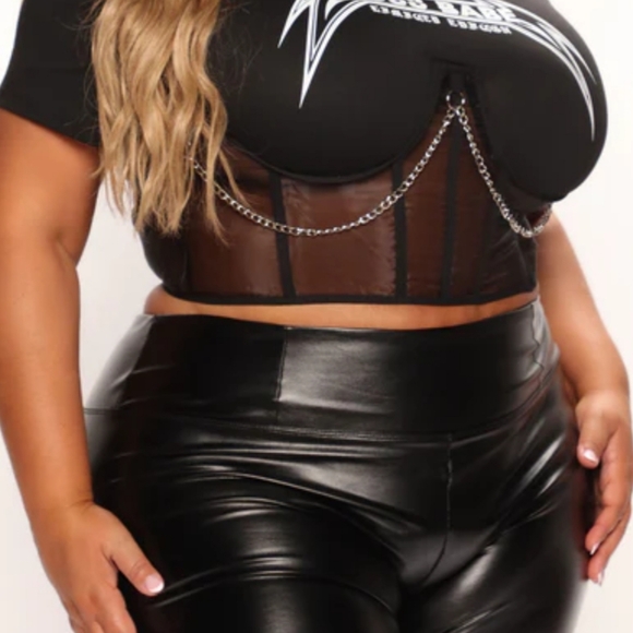 Meet the Posher Other - 😇Hi .I Am Karoline😇 dont hesitate, end offers BUNDLE UP FOR GIVEAWAY DEALS